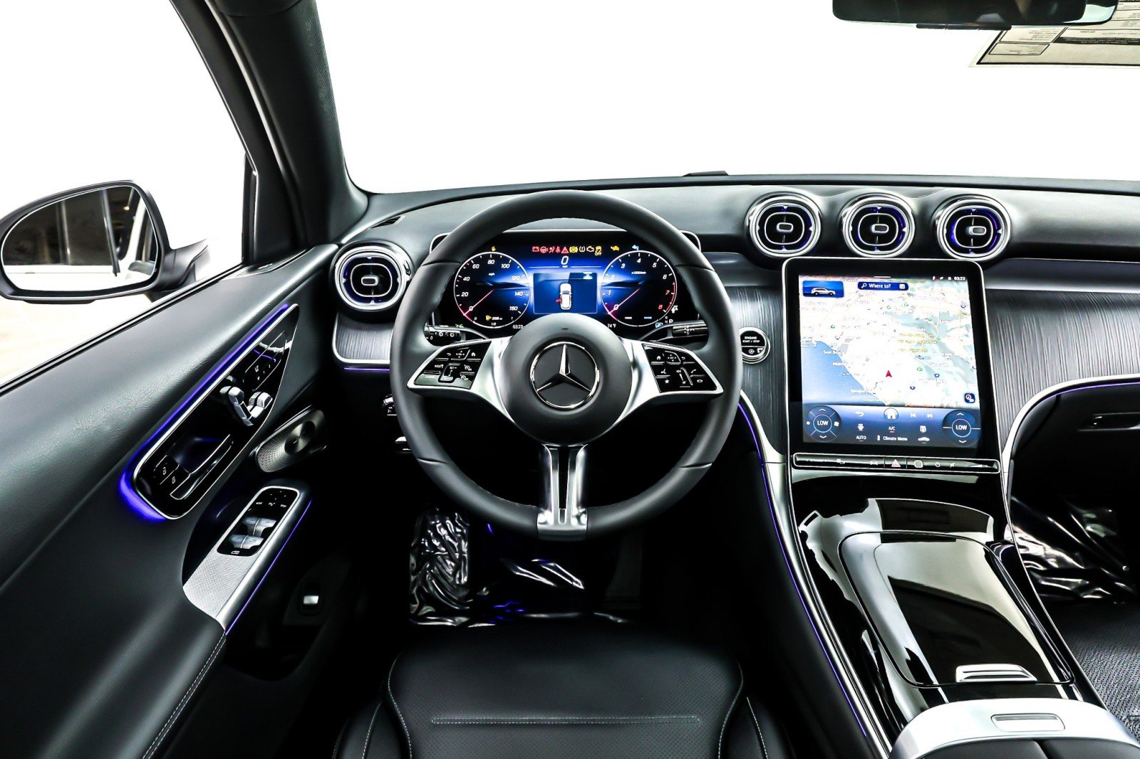 New 2026 Polar White Mercedes-Benz GLC 300 SUV image 4