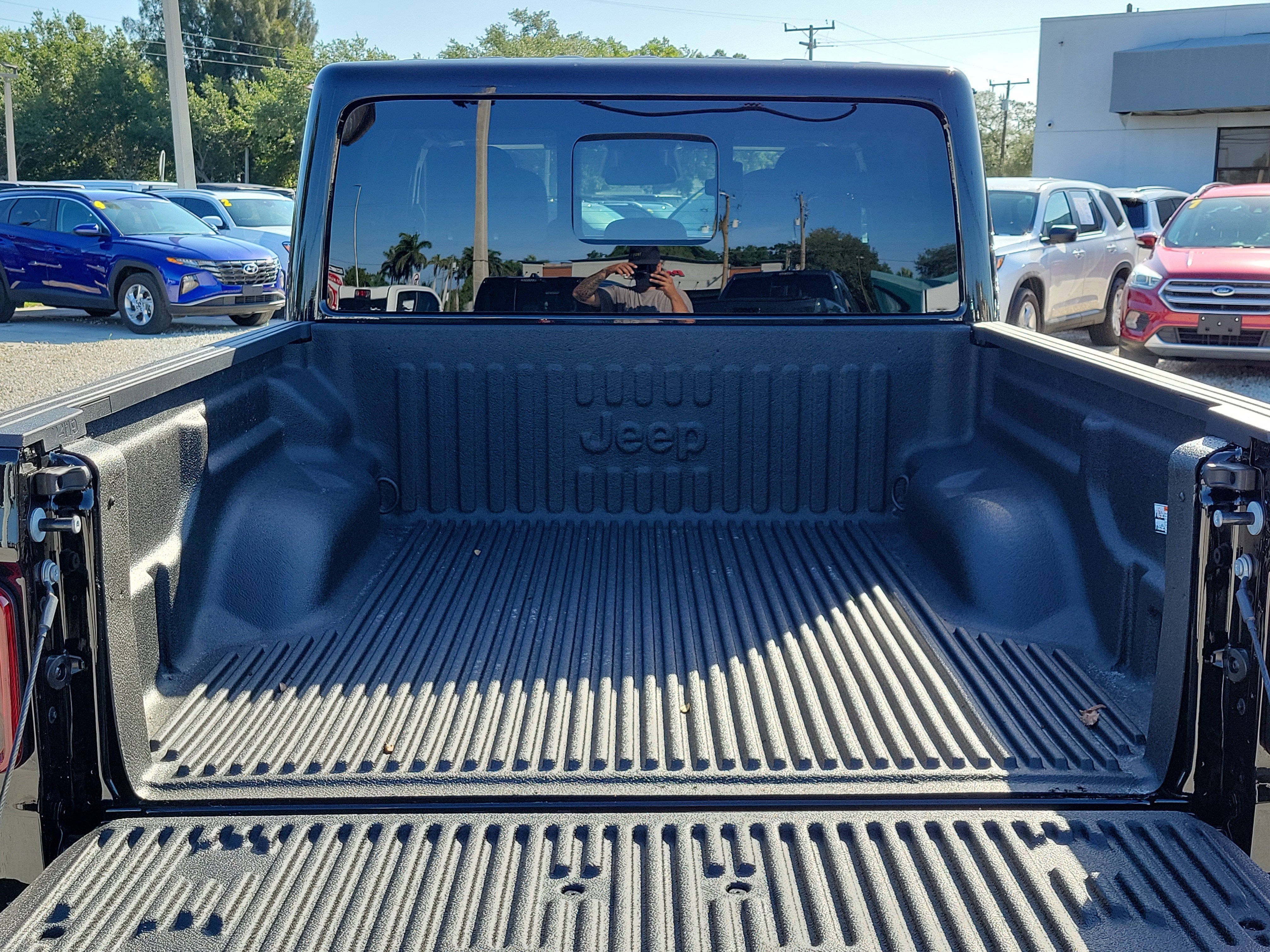 New 2026 Black Clear-Coat Exterior Paint Jeep Mojave image 10