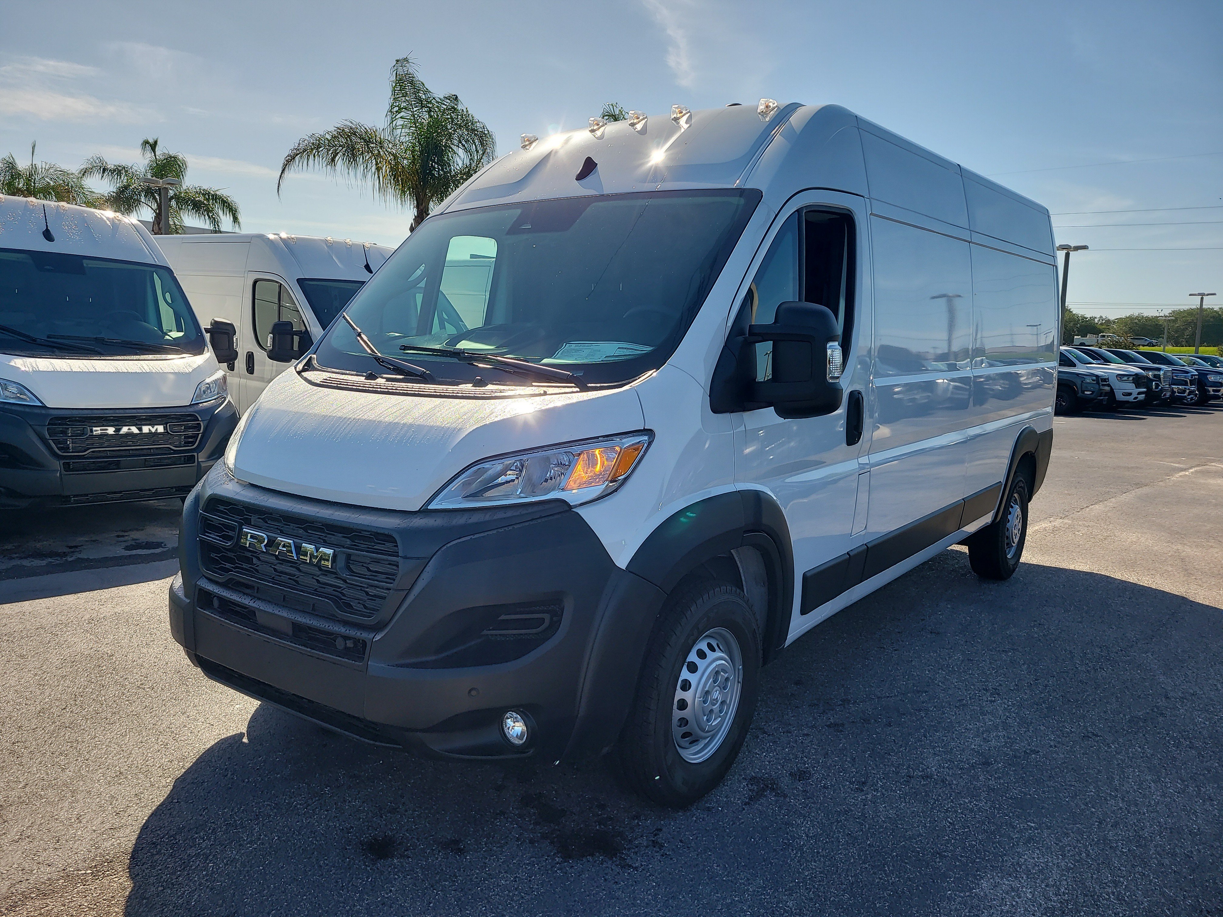 New 2026 Bright White Clear-Coat Exterior Paint RAM Tradesman image 4