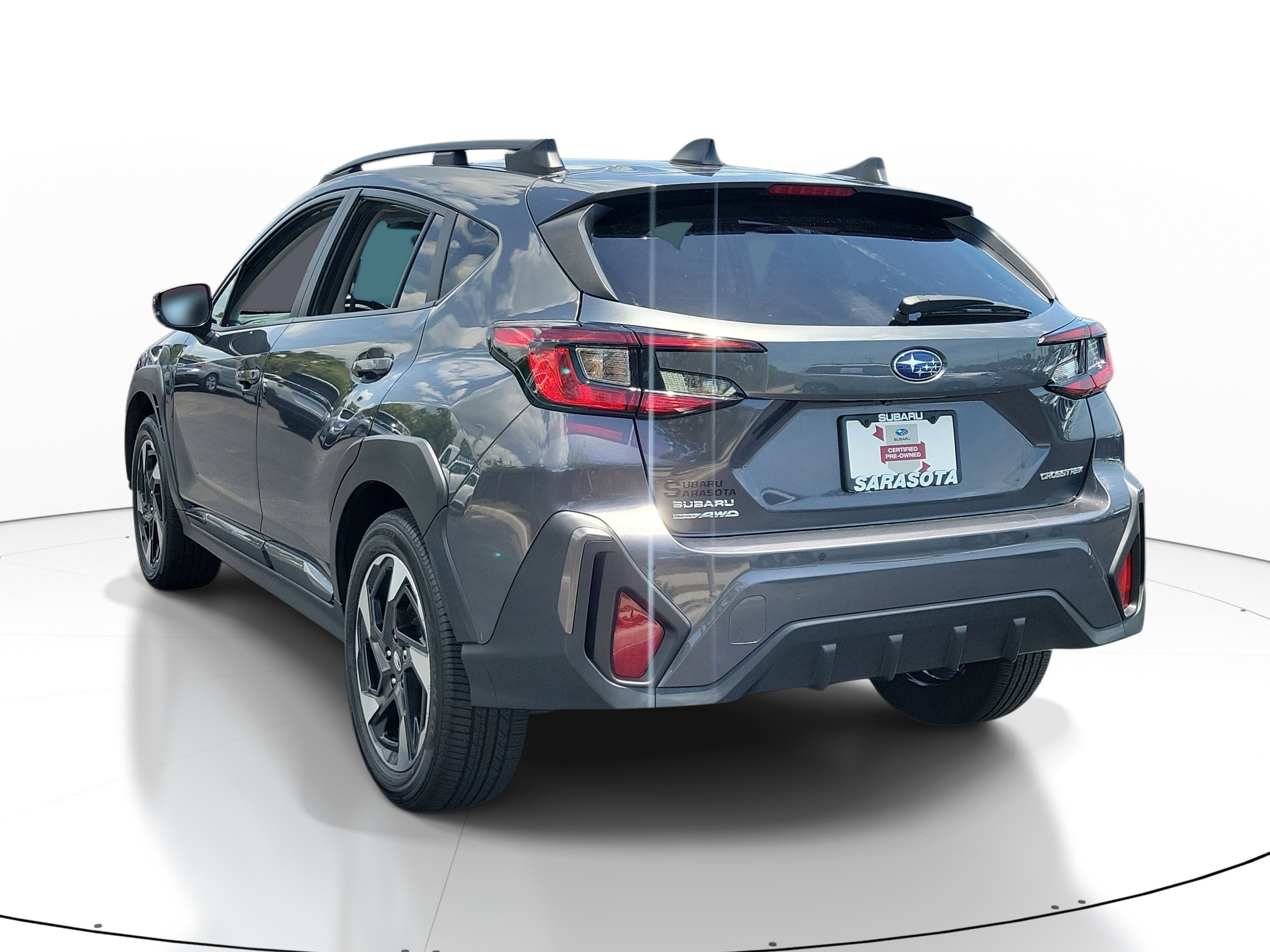 Used 2024 Magnetite Gray Metallic Subaru Limited image 3