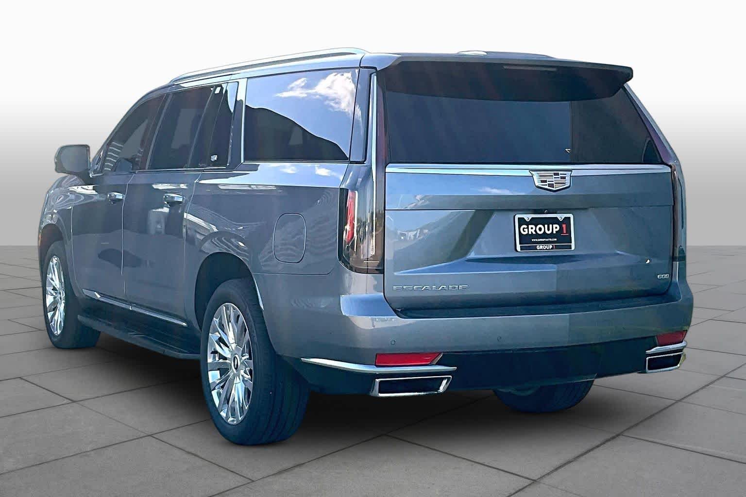 Used 2021 Satin Steel Metallic Cadillac Premium Luxury image 12