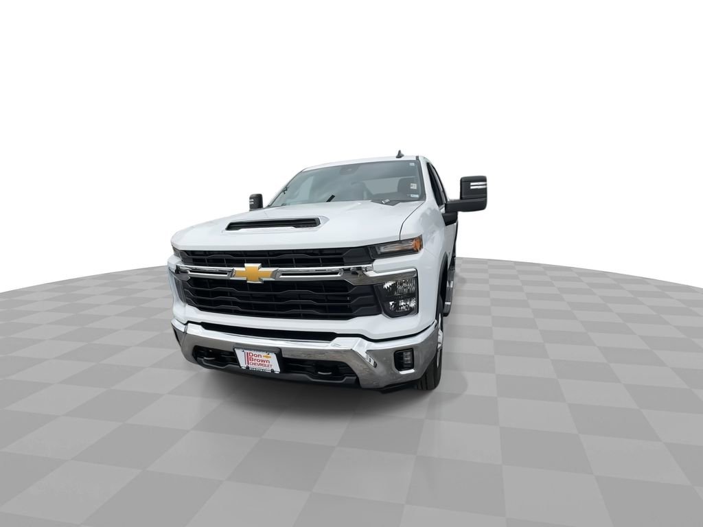 Used 2025 Summit White Chevrolet LT image 3