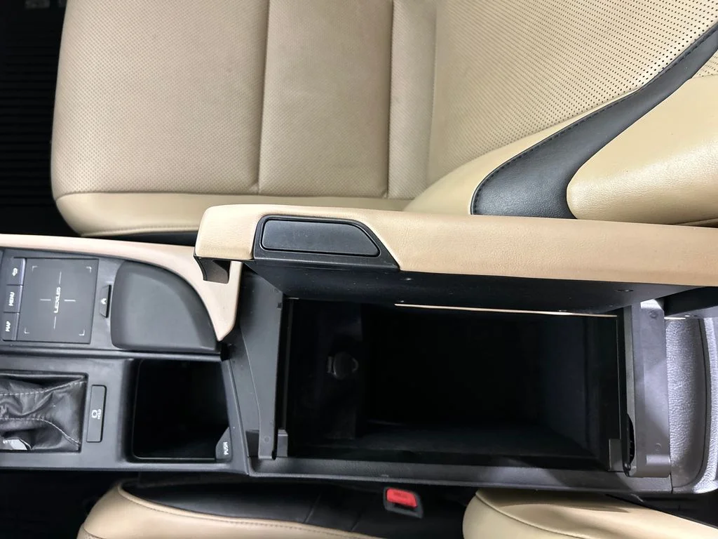 Used 2020 White Lexus 350 image 15