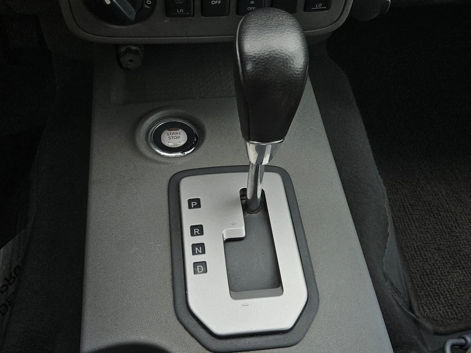 Used 2021 Gray Nissan Crew Cab 4x4 SV Auto image 18