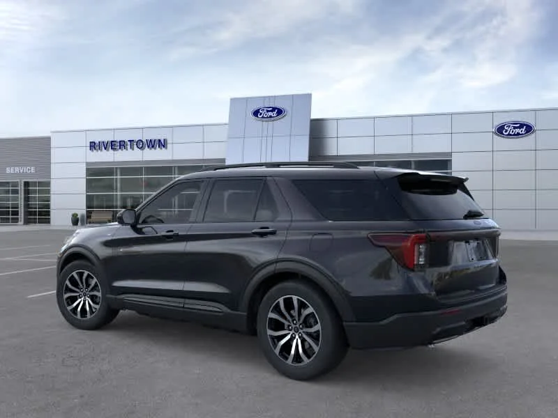 New 2026 Agate Black Metallic Ford ST-Line image 4