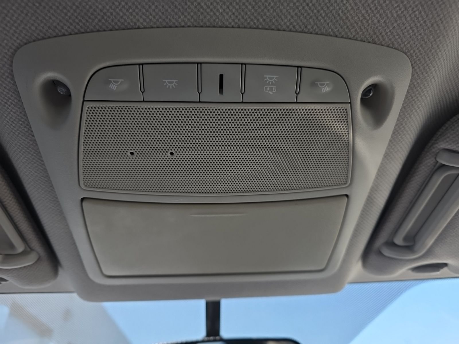 Used 2017 Gray Nissan SR image 36