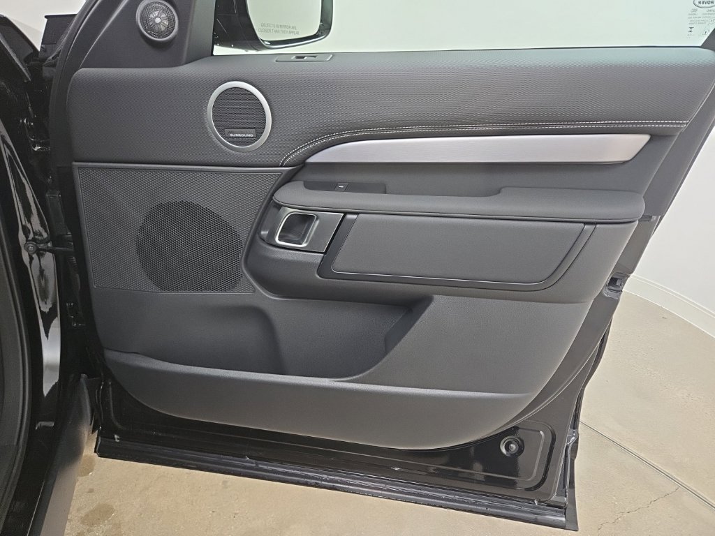 New 2026 Santorini Black Land Rover Gemini Edition image 30