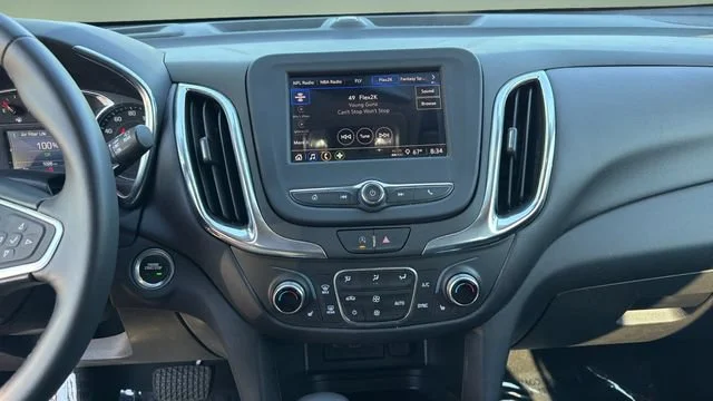 Used 2022 Summit White Chevrolet LT image 26