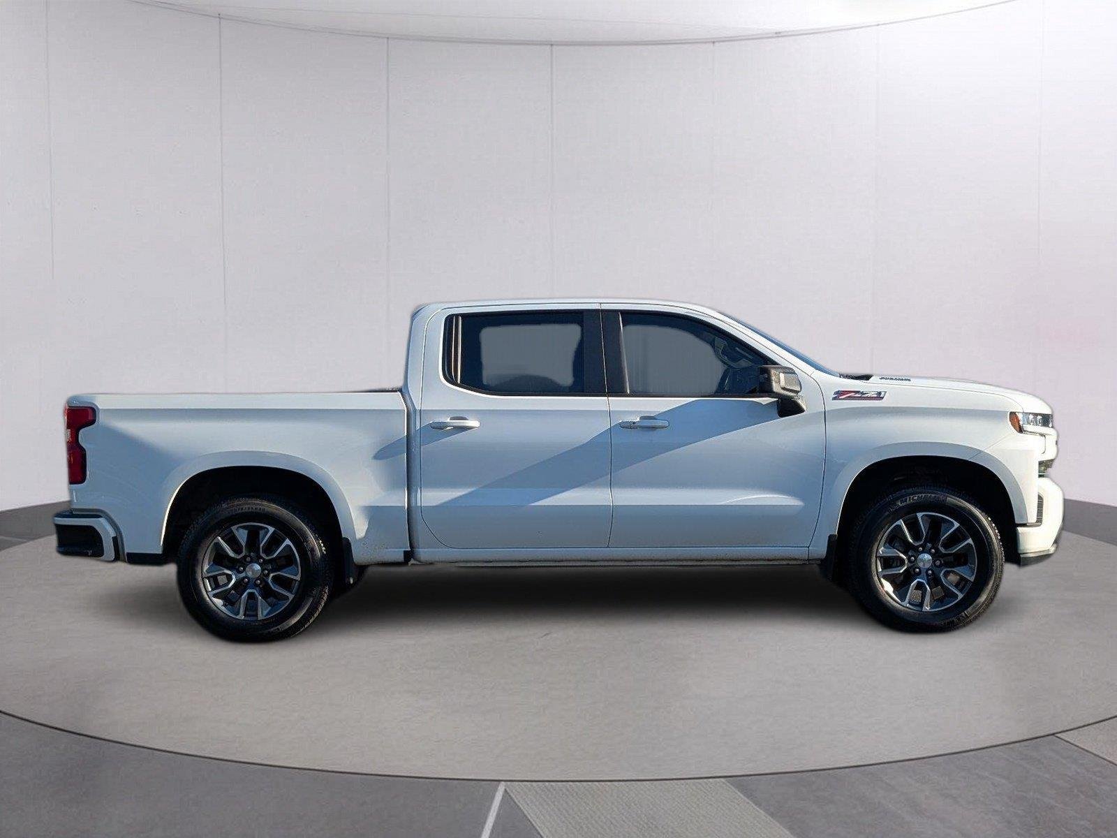 Used 2021 Summit White Chevrolet RST image 8