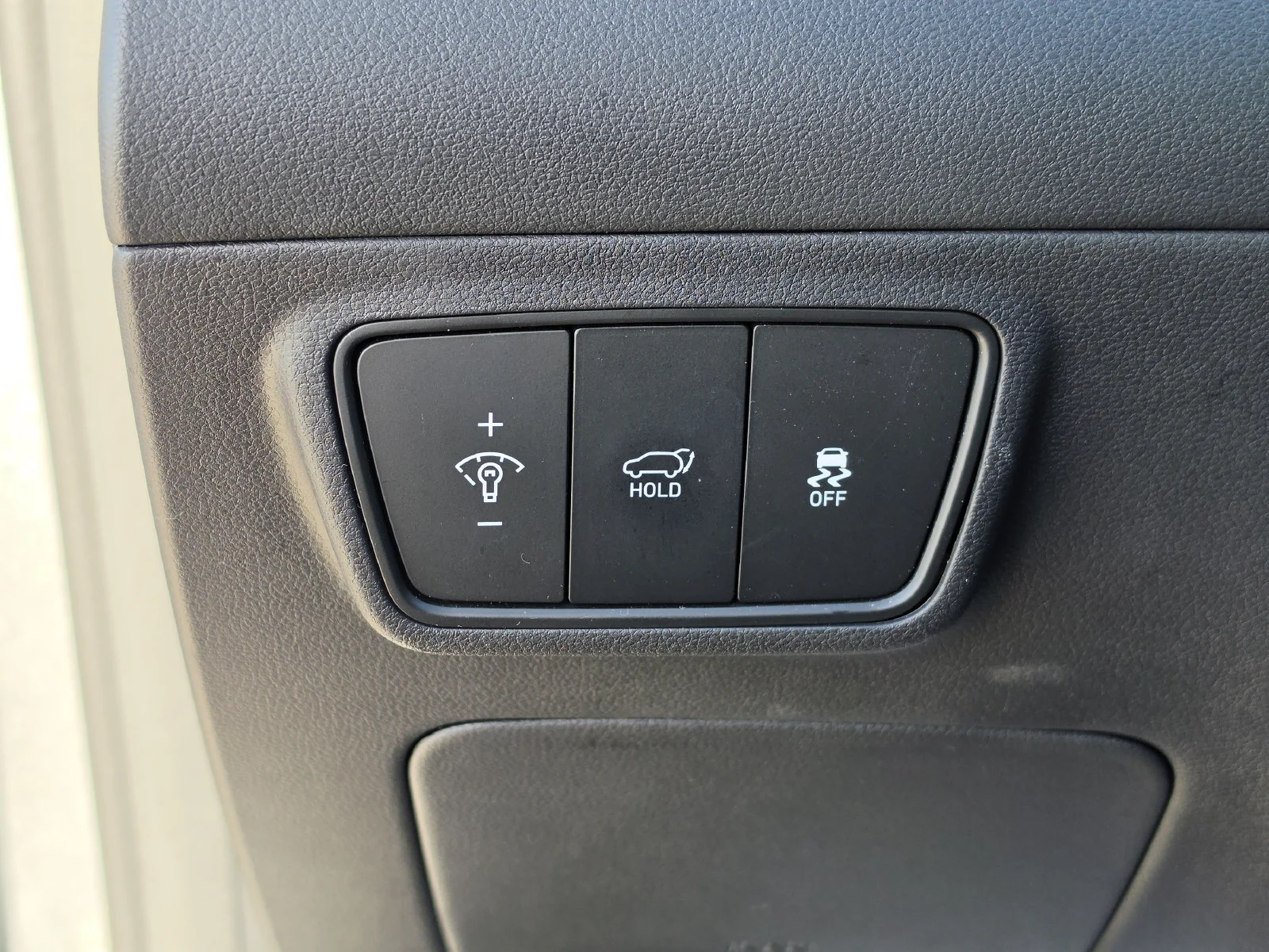 Used 2024 Silver Hyundai SEL image 32