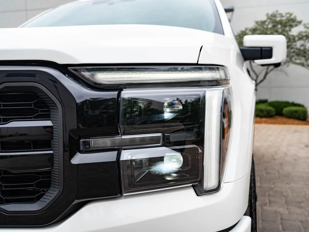 Used 2024 Star White Metallic Tri-Coat Ford LARIAT image 15