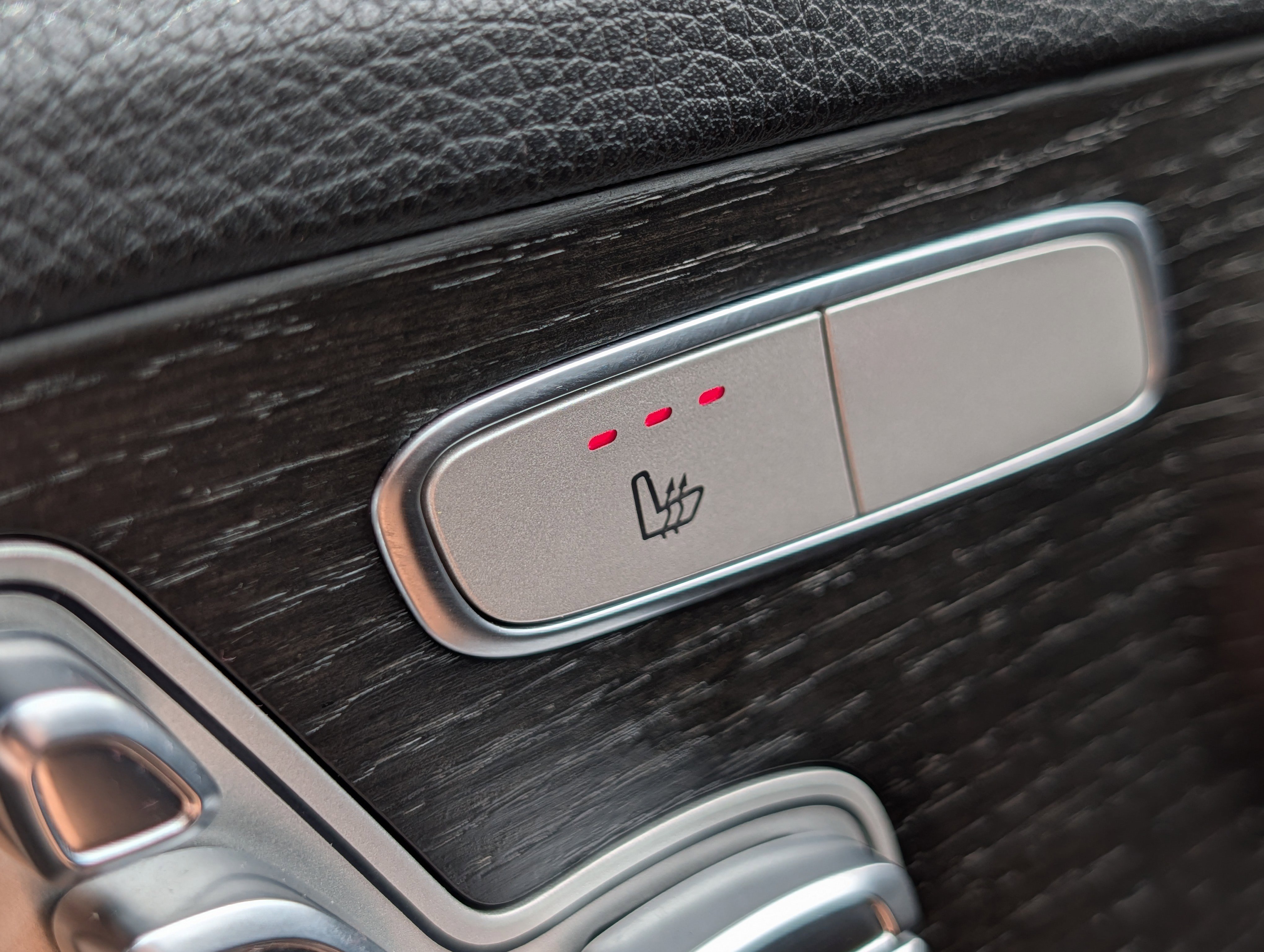 Used 2020 Iridium Silver Metallic Mercedes-Benz C 300 image 28