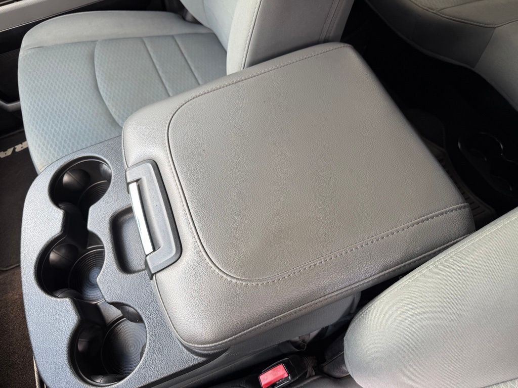 Used 2016 Bright White Clearcoat Ram SLT image 25