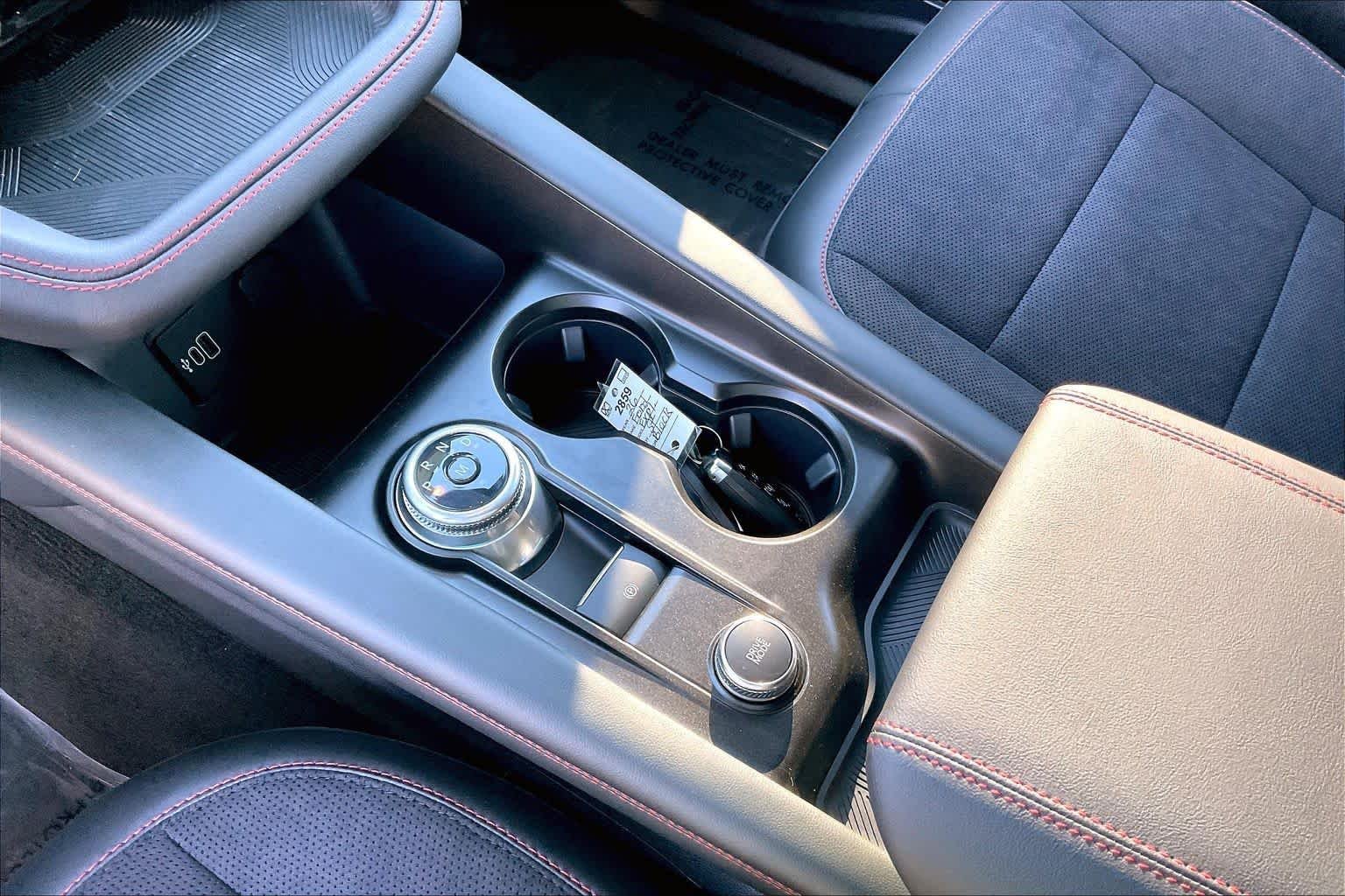 New 2026 Star White Metallic Tri-Coat Ford ST-Line image 5