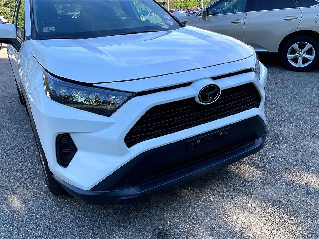 Used 2022 White Toyota LE image 8
