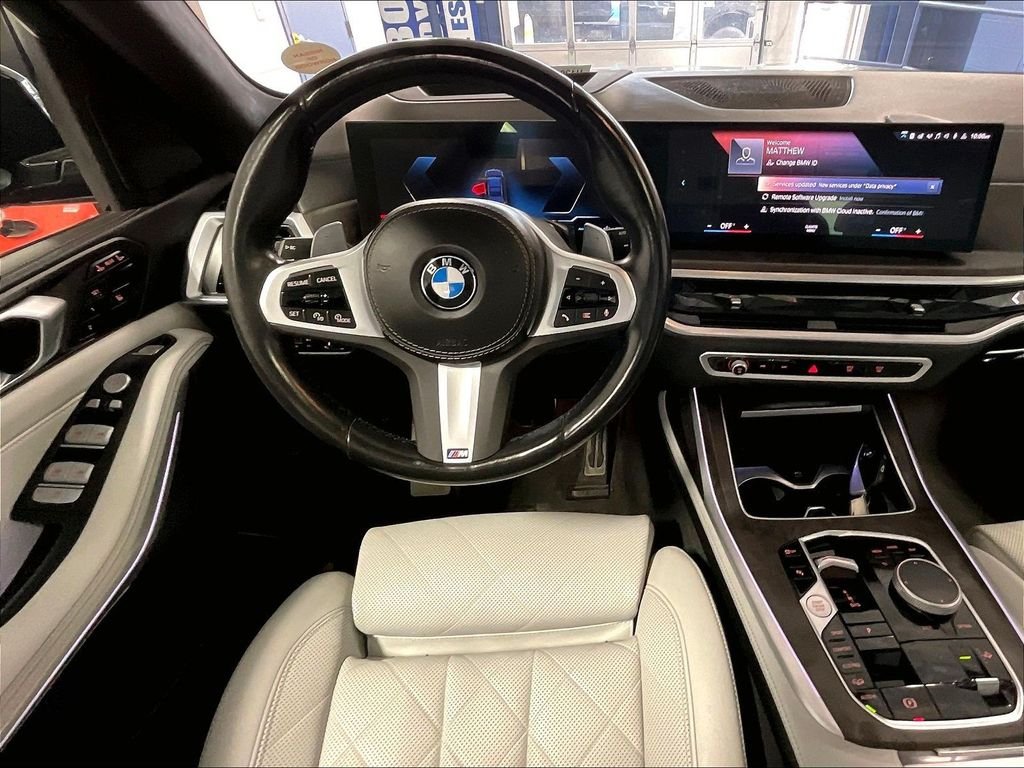 Used 2023 Black BMW xDrive40i image 18