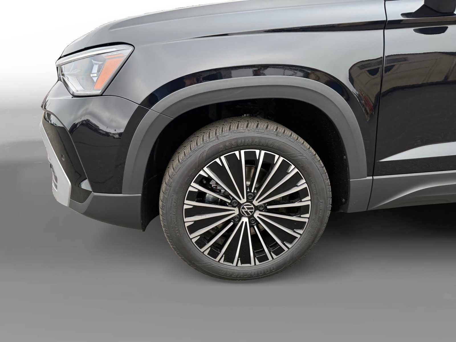 New 2026 Black Pearl Volkswagen SE image 9