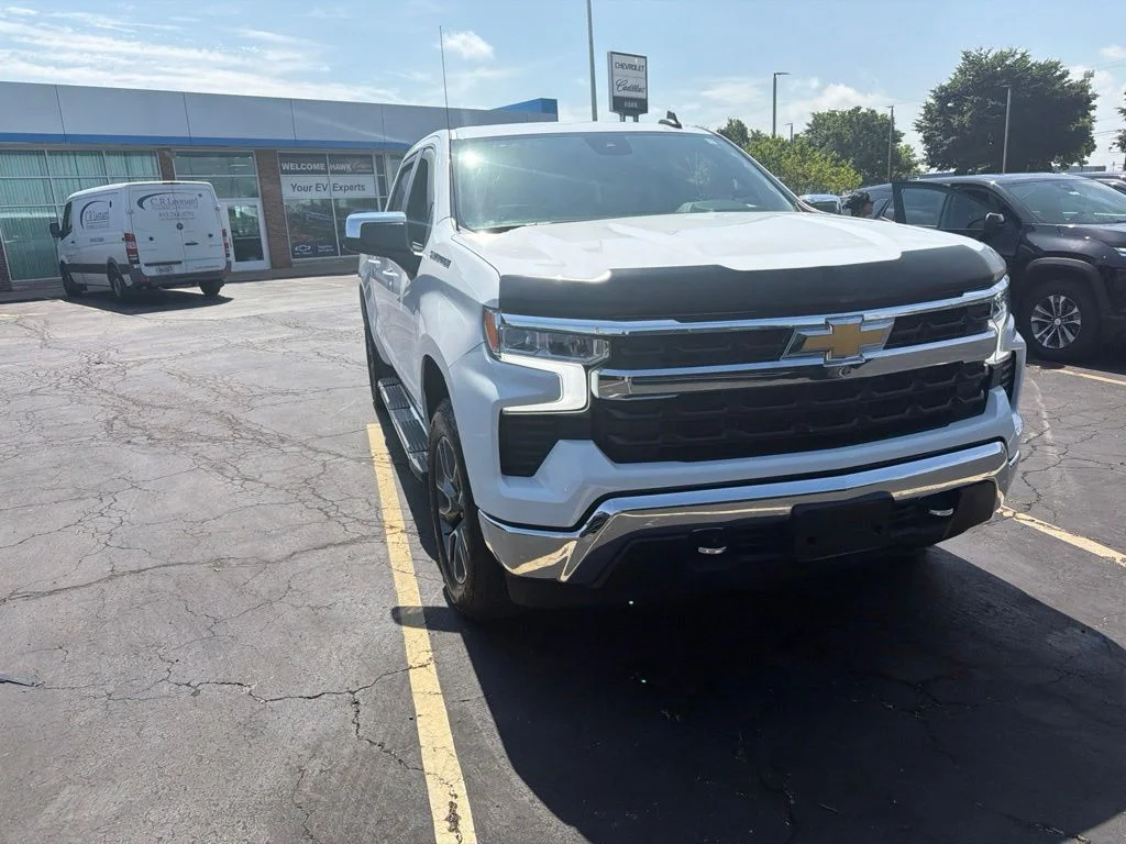 Used 2024 White Chevrolet LT image 7