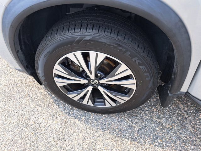 Used 2021 Silver Nissan SV image 29