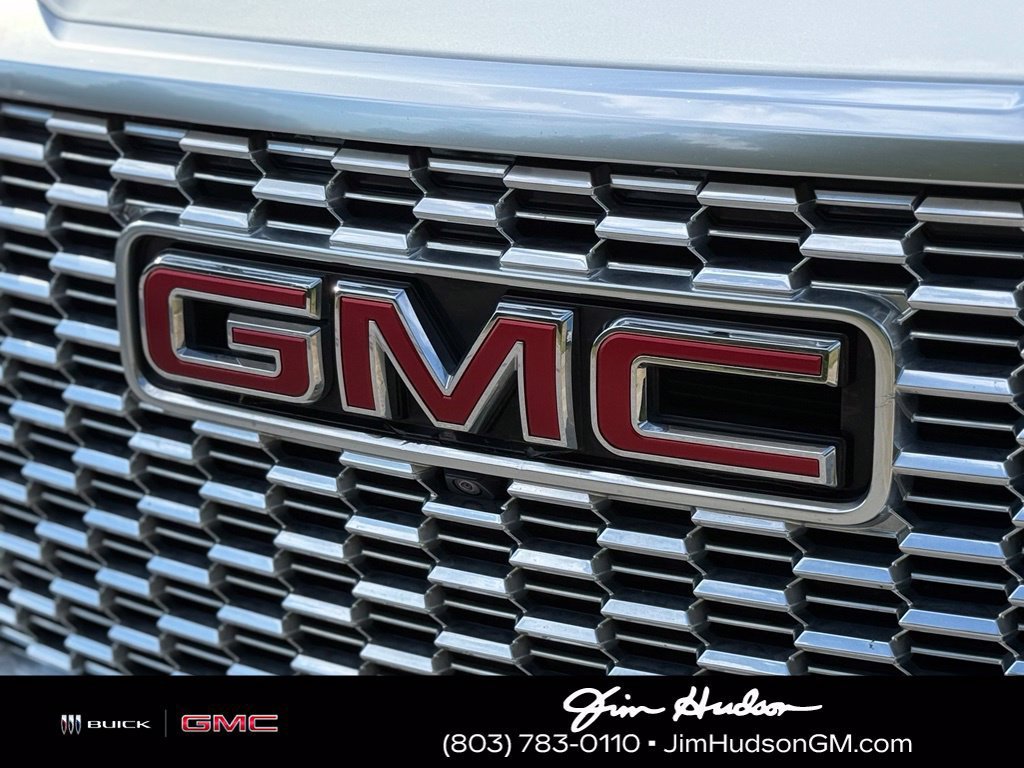 Used 2023 WHITE FROST TRICOAT GMC Denali image 8
