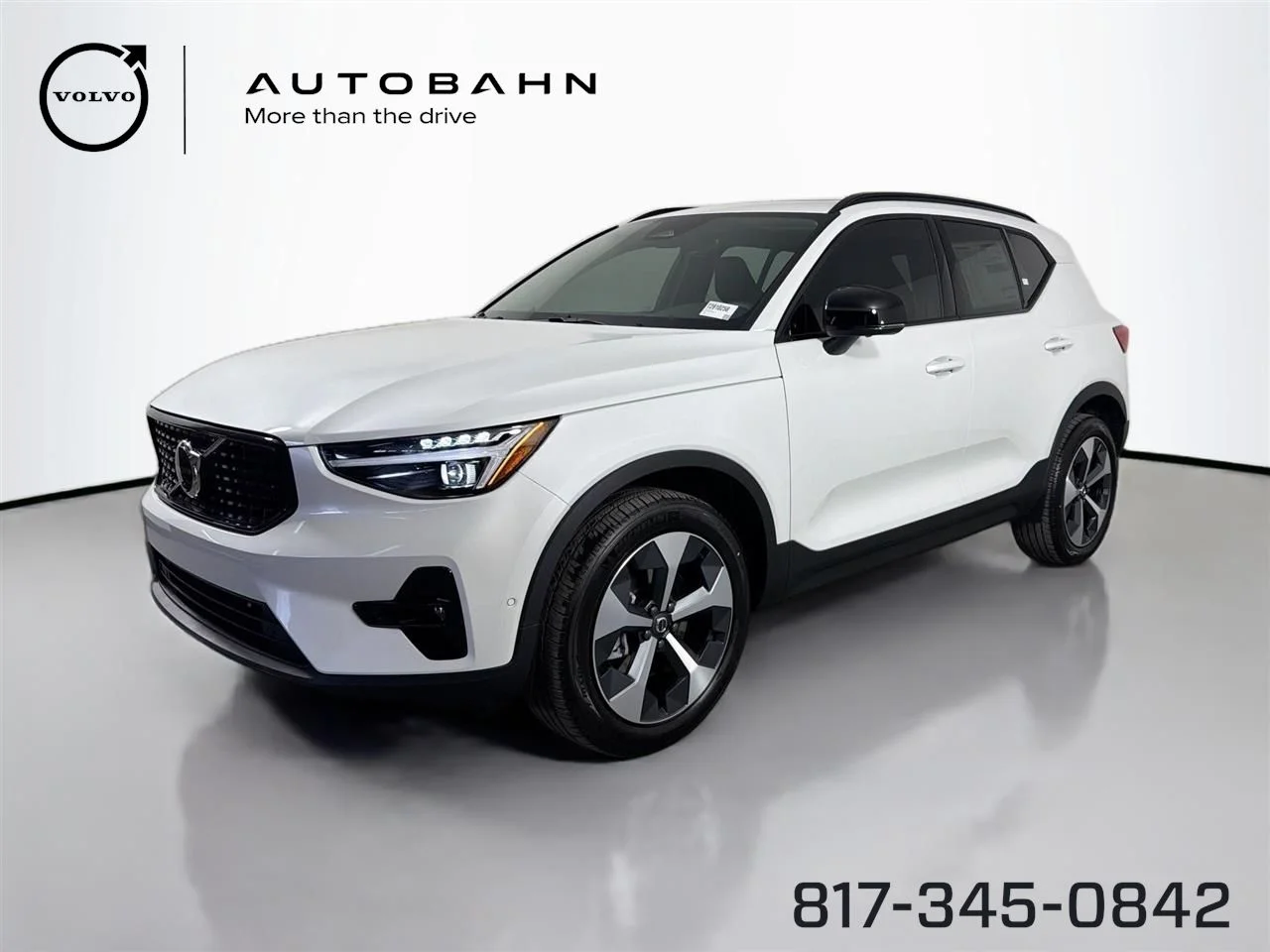2026 Volvo XC40 B5 Plus Dark AWD's photo