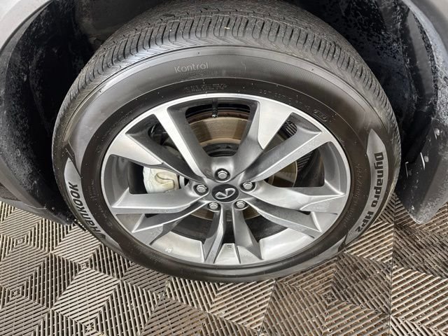 Used 2025 Black INFINITI LUXE image 28