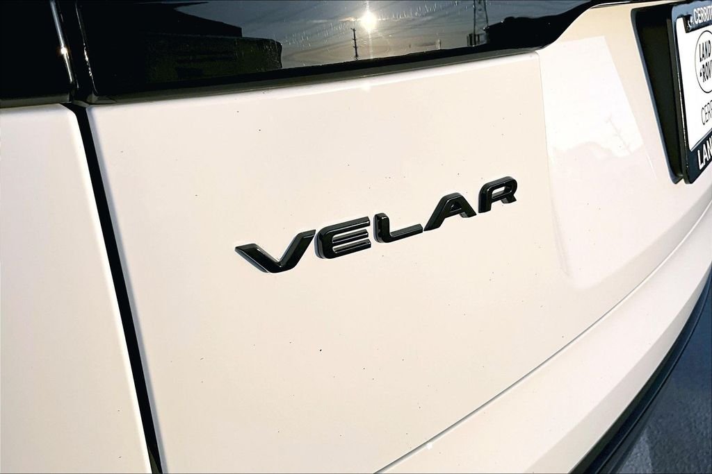 New 2026 FUJI WHITE Land Rover S image 9