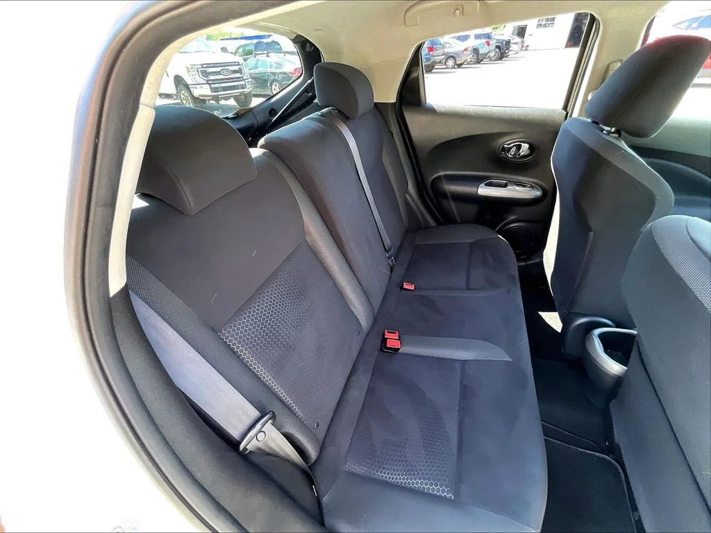 Used 2016 White Nissan SV image 19