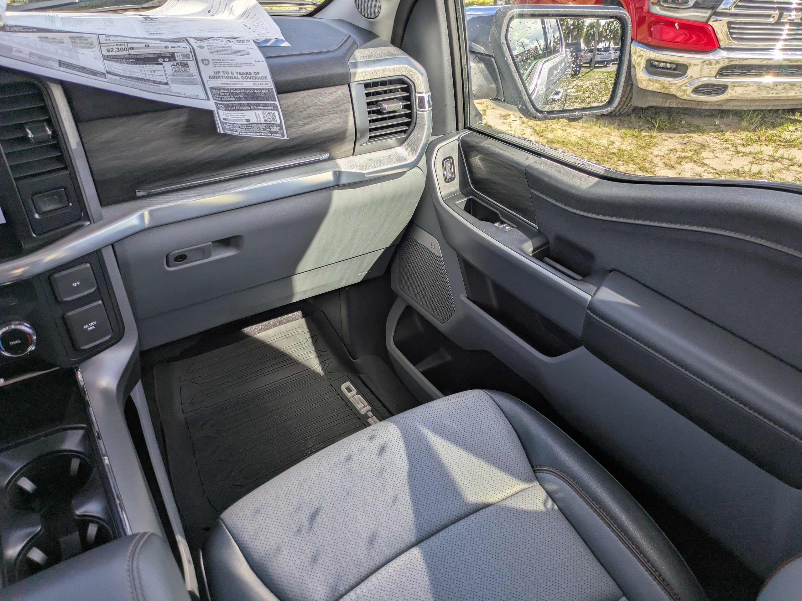 Used 2025 Silver Ford LARIAT image 16