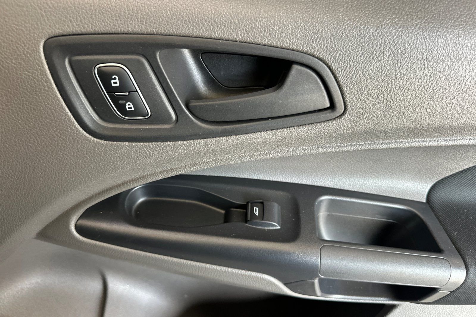 Used 2023 Silver Ford XL image 18