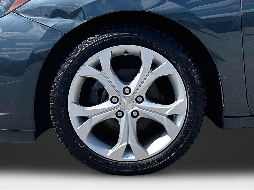 Used 2017 Gray Chevrolet Premier image 10