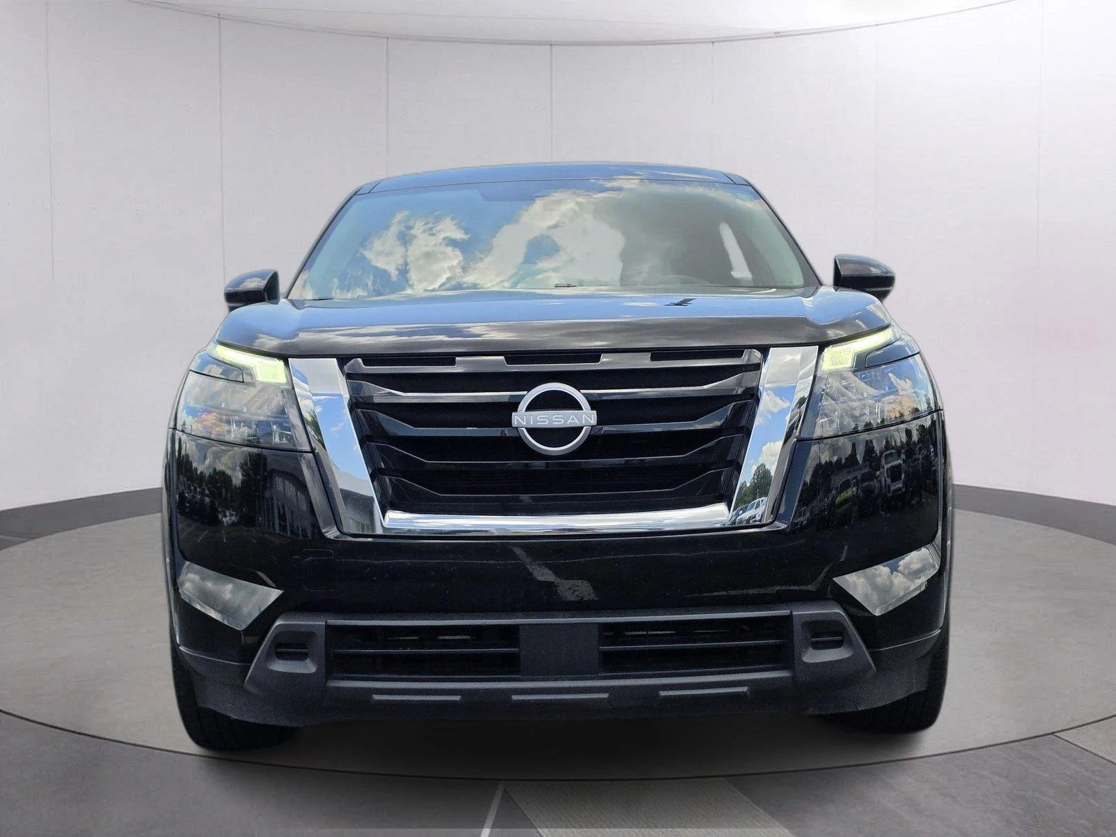Used 2025 Super Black Nissan SV image 8