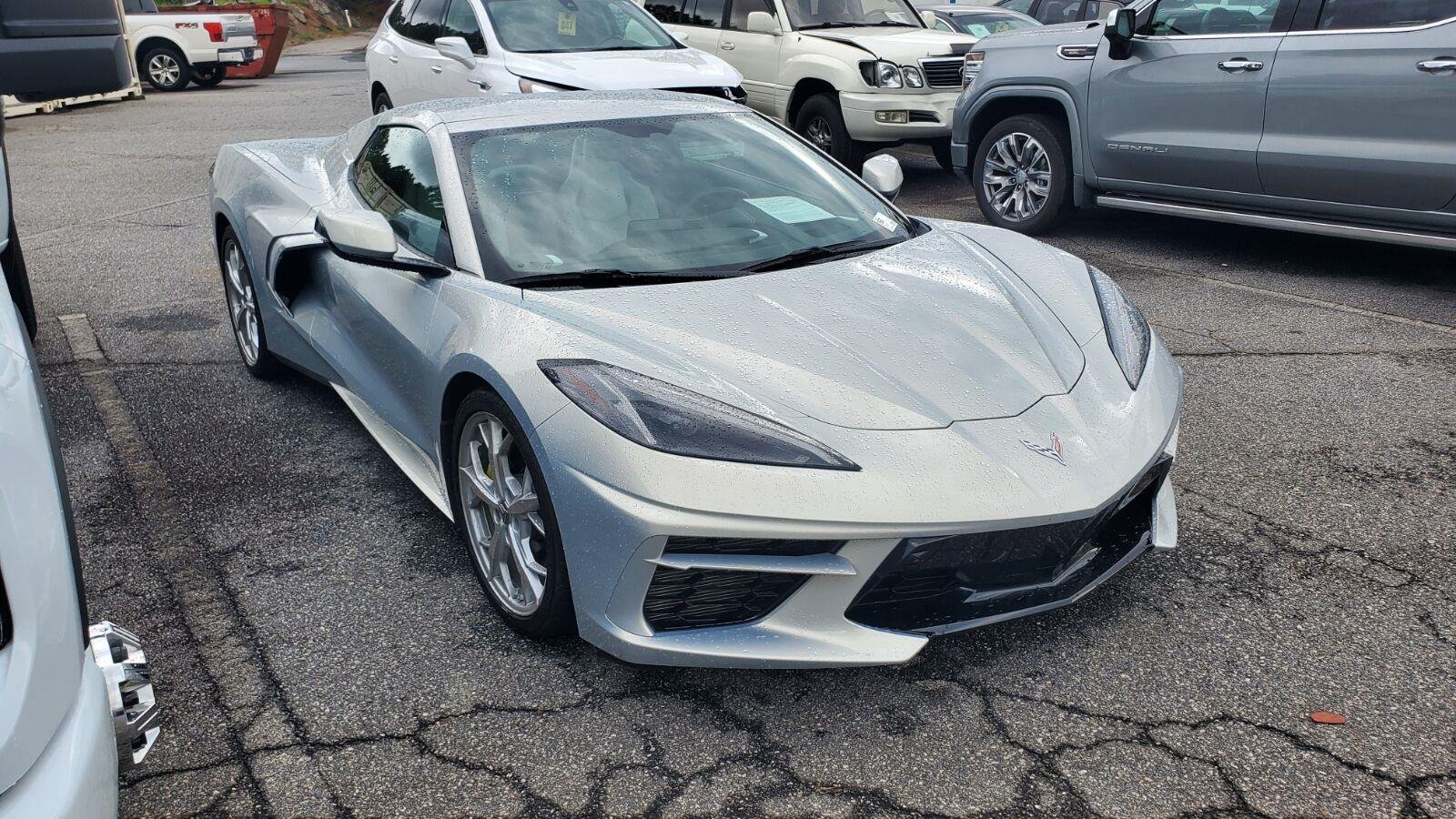 Used 2023 SILVER FLARE METALLIC Chevrolet 2LT image 3