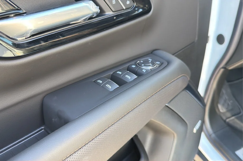 New 2026 Polar White Tricoat Chevrolet High Country image 16