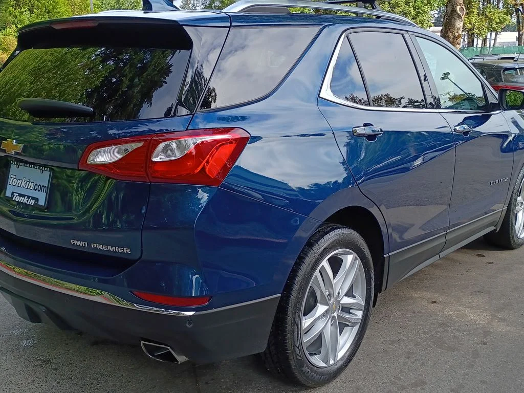 Used 2020 Pacific Blue Metallic Chevrolet Premier image 4