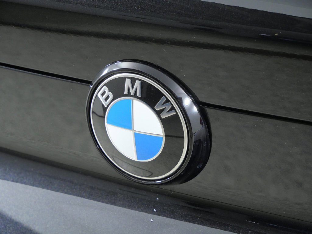 New 2027 Black Sapphire Metallic BMW xDrive40i image 11