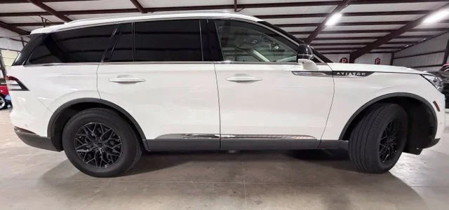 Used 2020 White Lincoln Reserve image 2