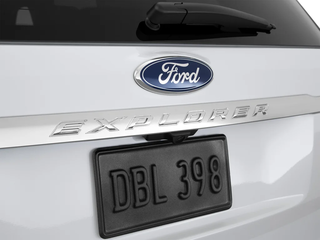 Used 2015 White Ford Limited image 66