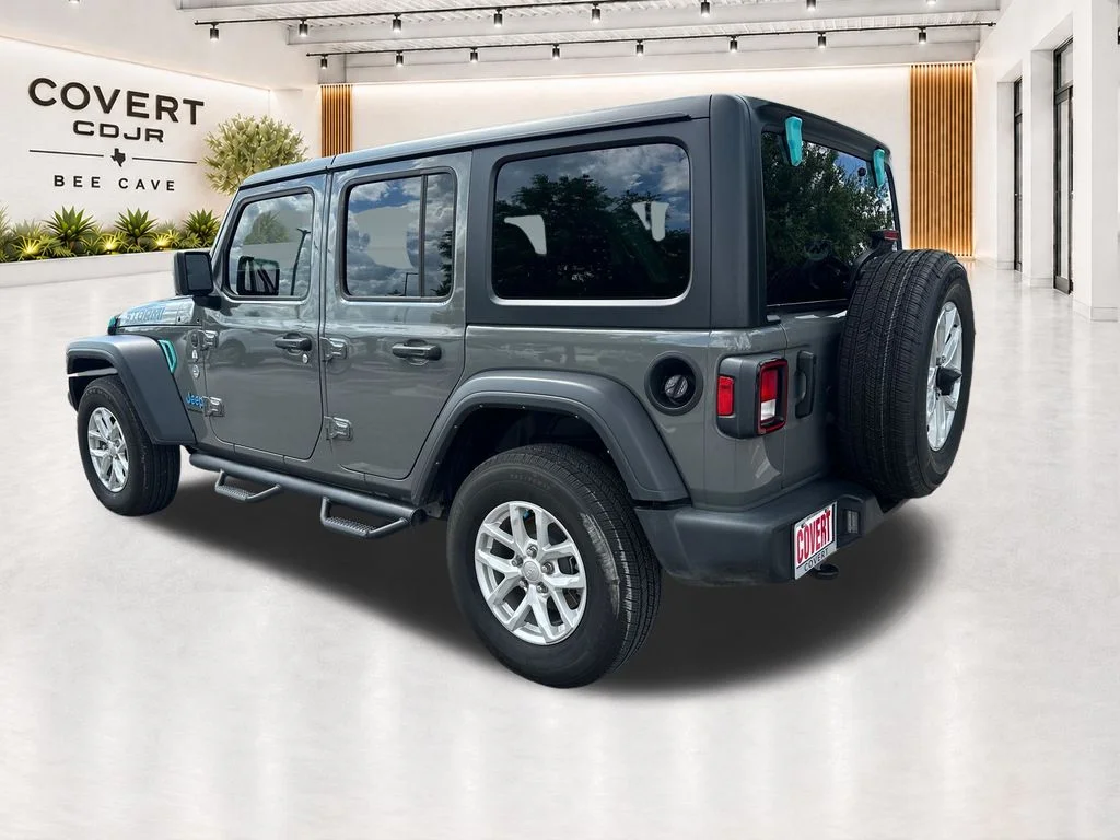 Used 2023 Gray Jeep Sport S image 9