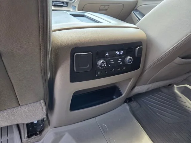 Used 2020 Onyx Black GMC SLT image 8