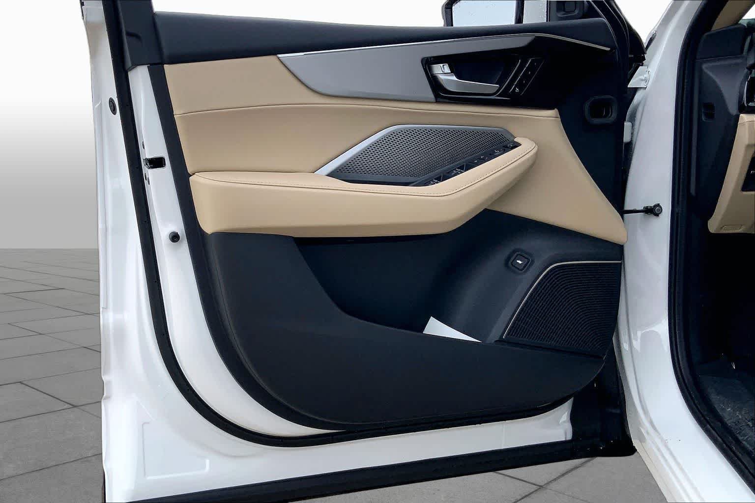 New 2026 Platinum White Pearl Acura  image 10