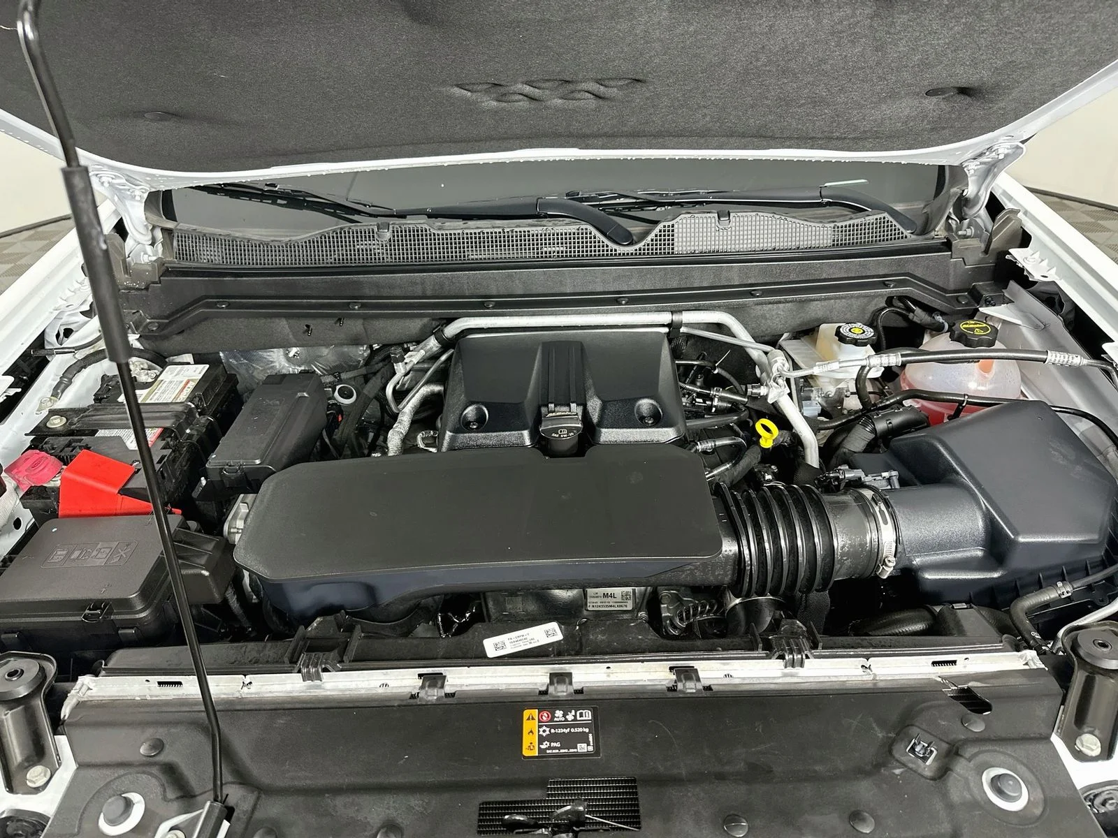 Used 2025 Summit White Chevrolet Work Truck image 30