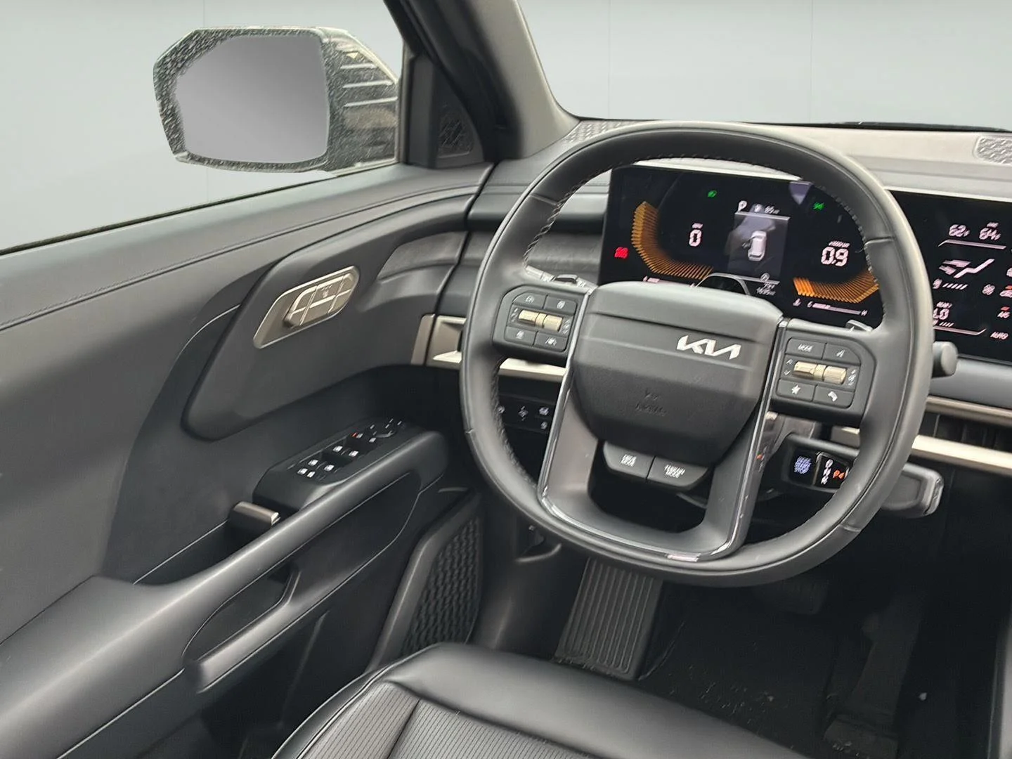 Used 2027 Ebony Black Kia S image 30