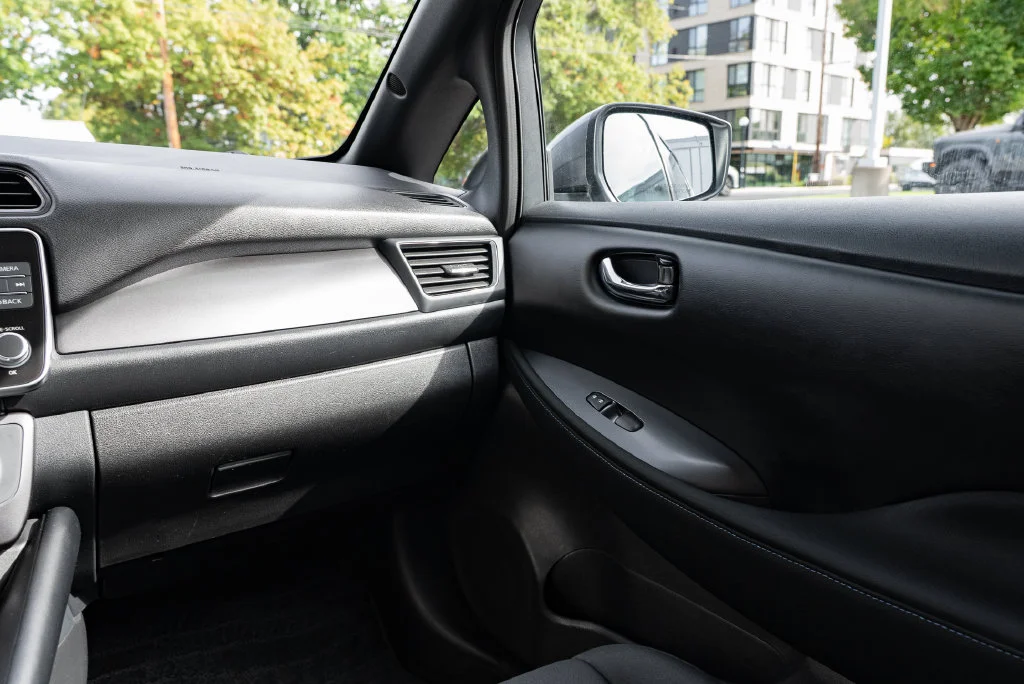 Used 2025 Gray Nissan S image 10
