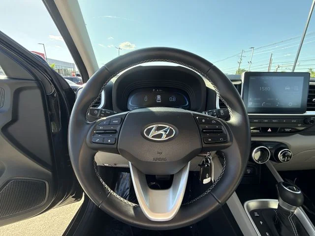 Used 2023 Black Hyundai SEL image 14