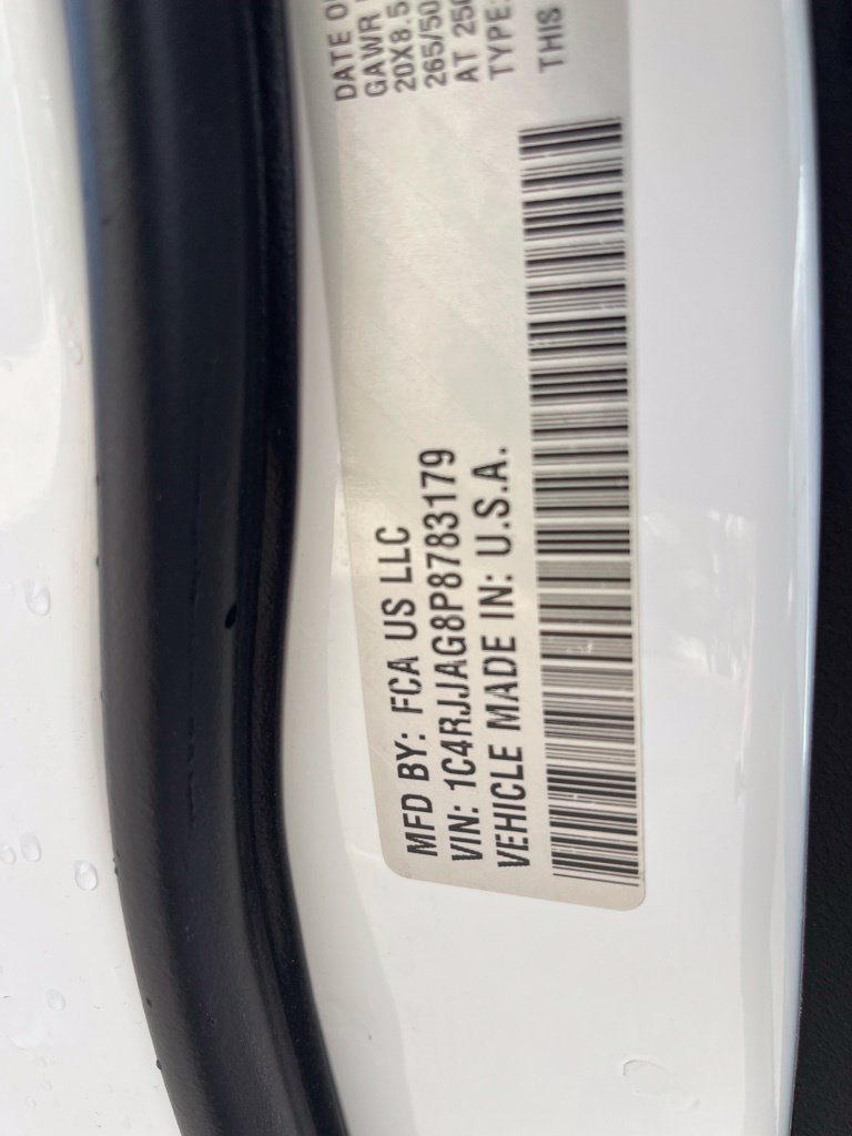 Used 2023 White Jeep Altitude image 18