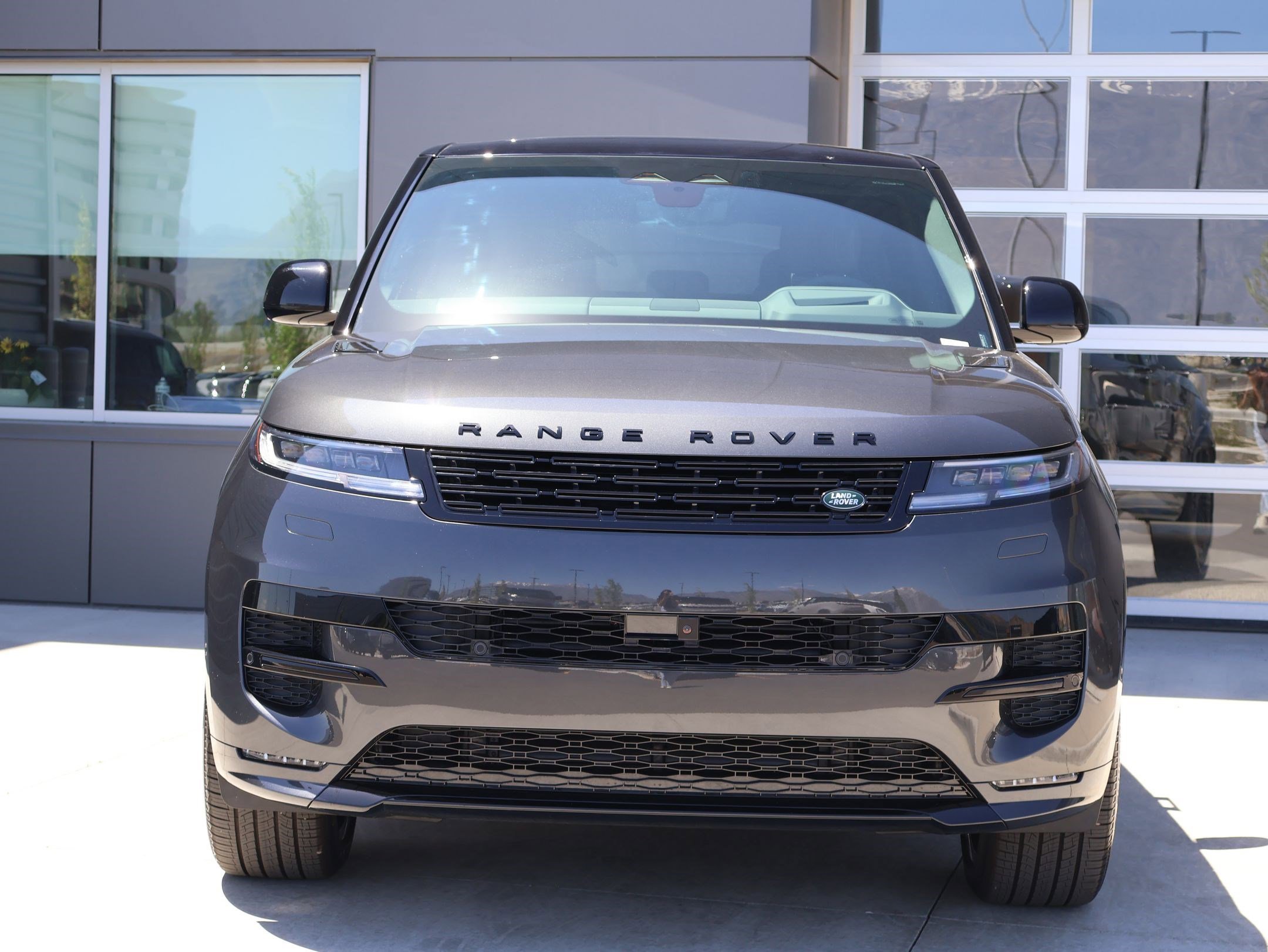 New 2026 Carpathian Grey LAND ROVER P400 Dynamic SE image 2