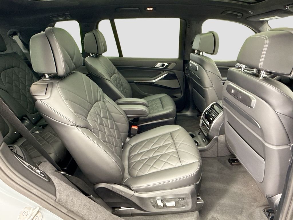 Used 2026 Gray Metallic BMW xDrive40i image 21