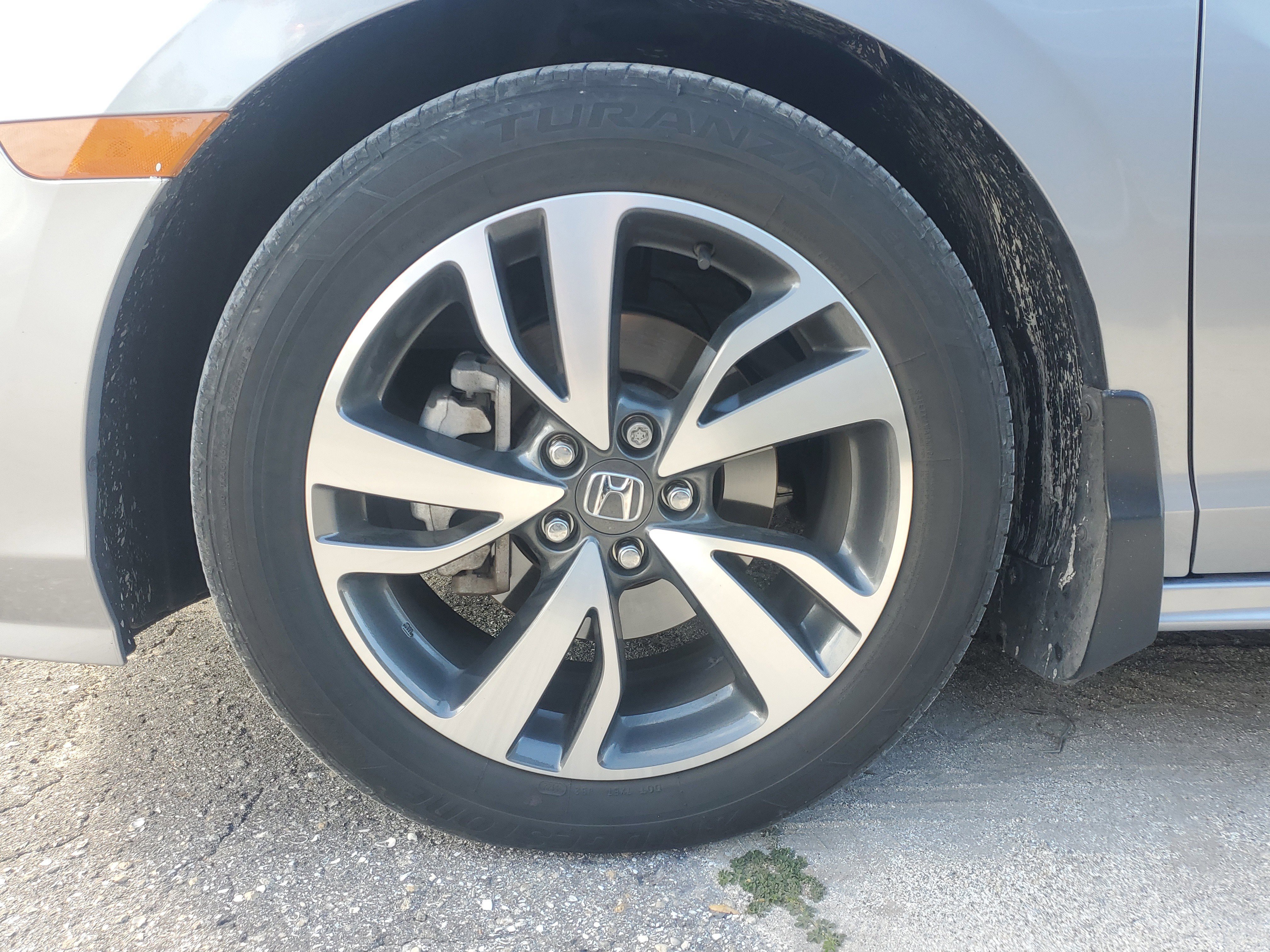 Used 2023  Honda Touring image 2
