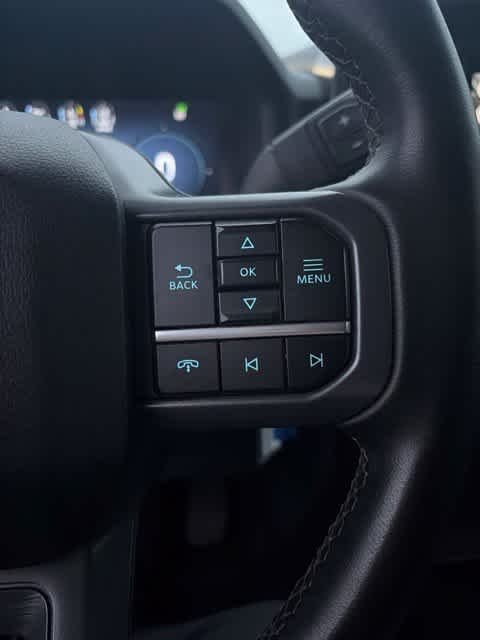 Used 2025 Oxford White Ford XLT image 19